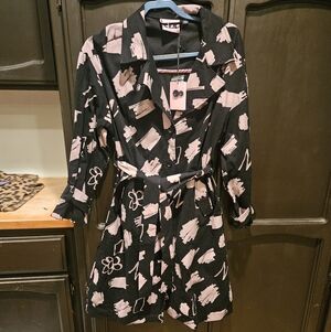 NWT Lazy Oaf GEM Black & Pink Abstract Design Trenchcoat w/belt/pockets Pristine